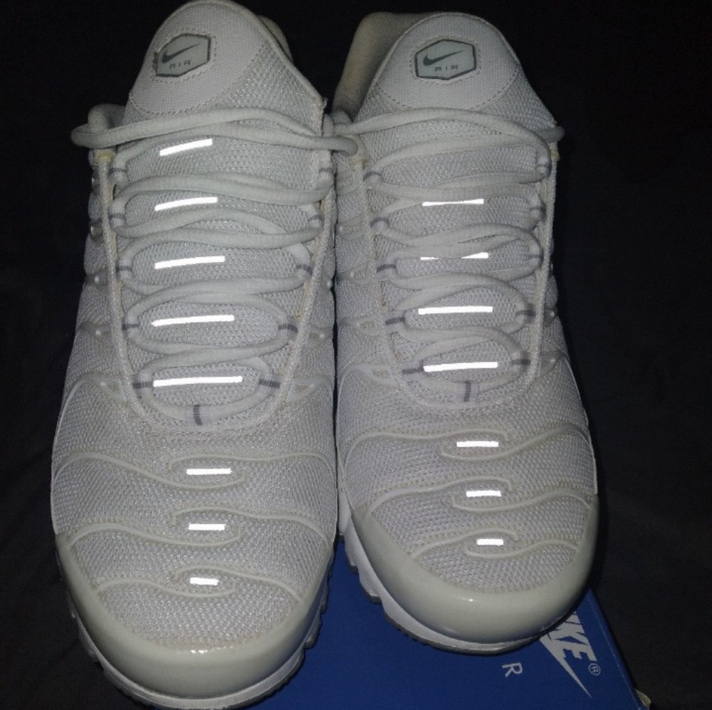 Nike Airmax All Whites/Grey Size 11 1/2